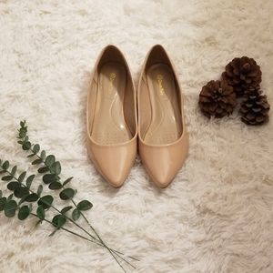 Sassy shiny work flats 🌷